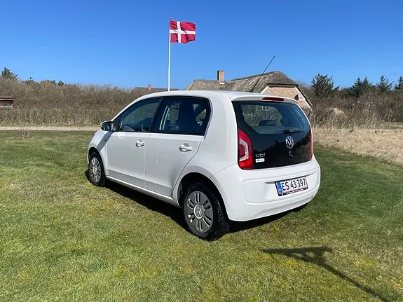 Volkswagen Up 2013 photo 2