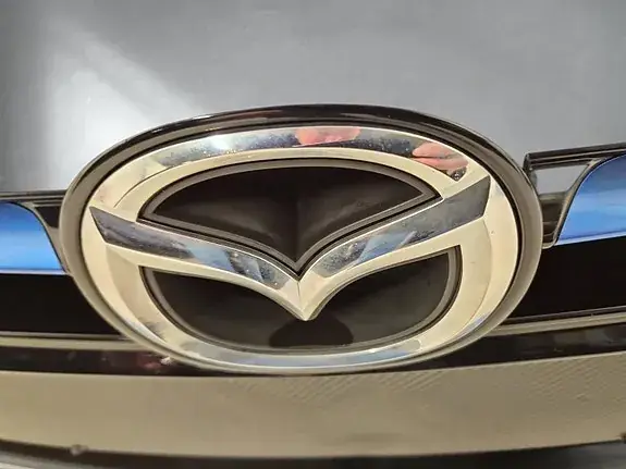 Mazda 2 2015 photo 3