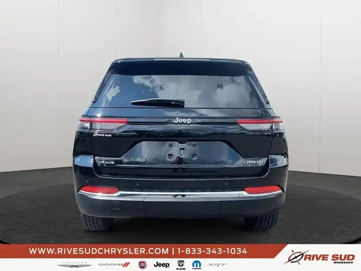 Jeep Grand Cherokee 2023 photo 3