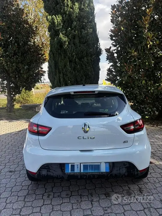 Renault Clio 2015 photo 2