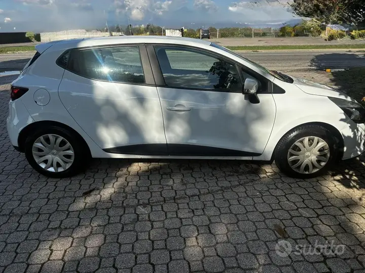 Renault Clio 2015 photo 4