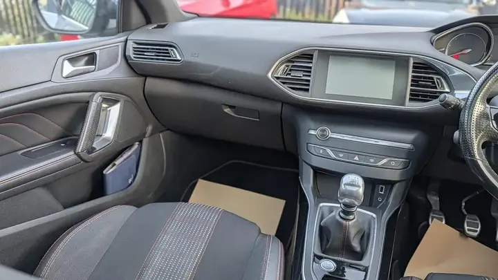 Peugeot 308 2016 photo 5