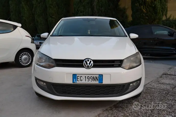 Volkswagen Polo 2011 photo 2
