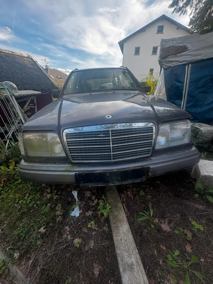 Mercedes-Benz E220