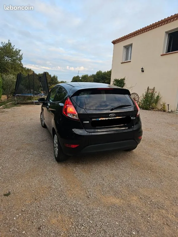 Ford Fiesta 2014 photo 2