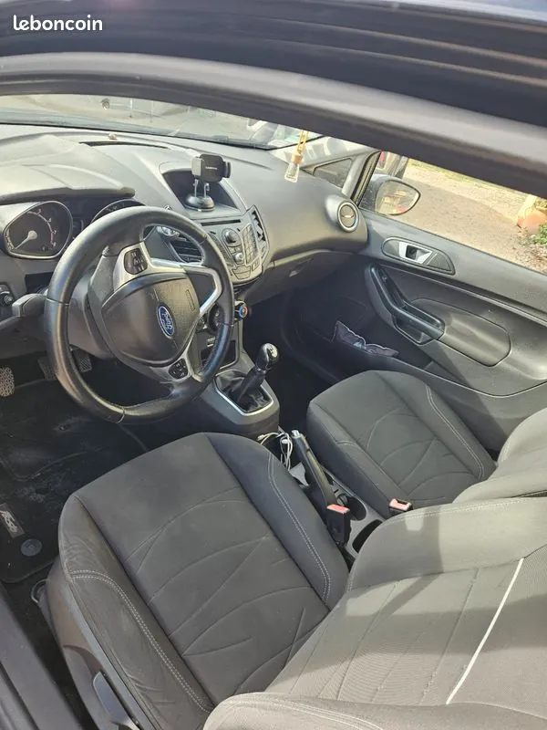 Ford Fiesta 2014 photo 3