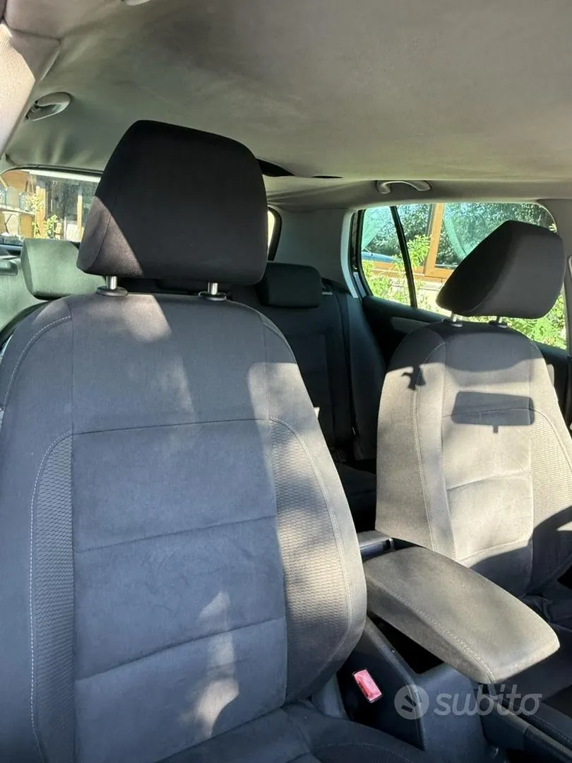 Volkswagen Golf 2009 photo 4