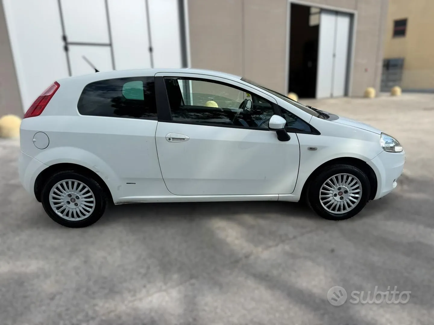 Fiat Grande Punto 2008 photo 4