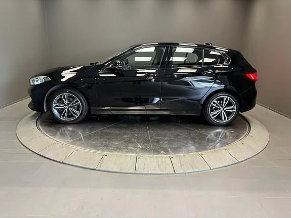 BMW 118I 2024 photo 2