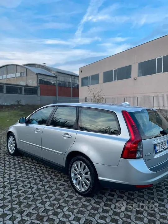 Volvo V50 2010 photo 5