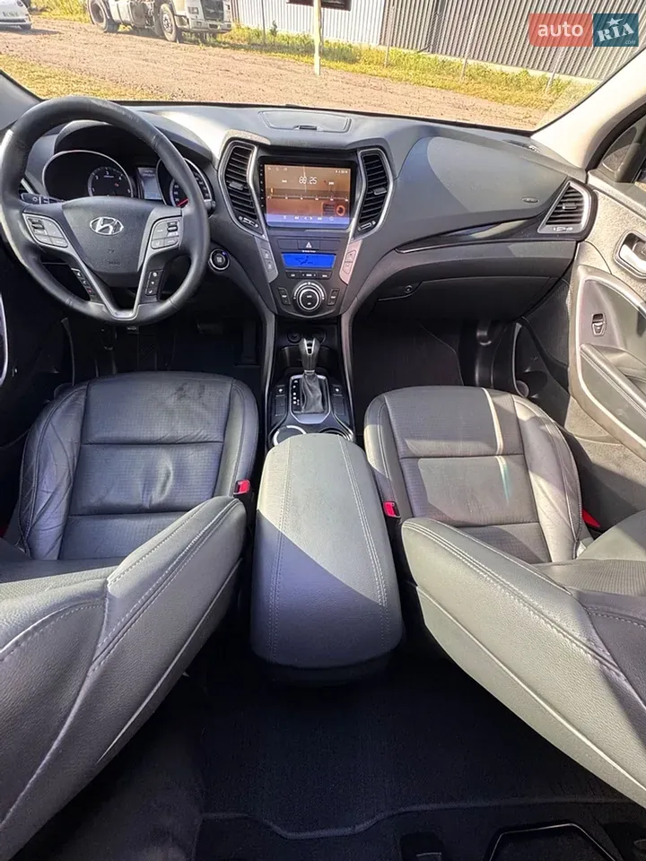 Hyundai Santa Fe 2013 photo 2
