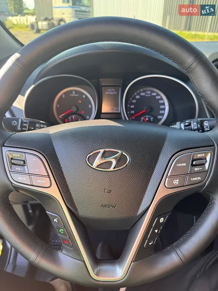 Hyundai Santa Fe 2013 photo 3