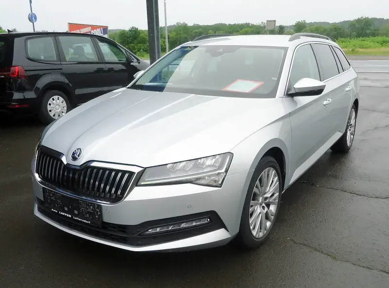Skoda Superb 2022 photo 2