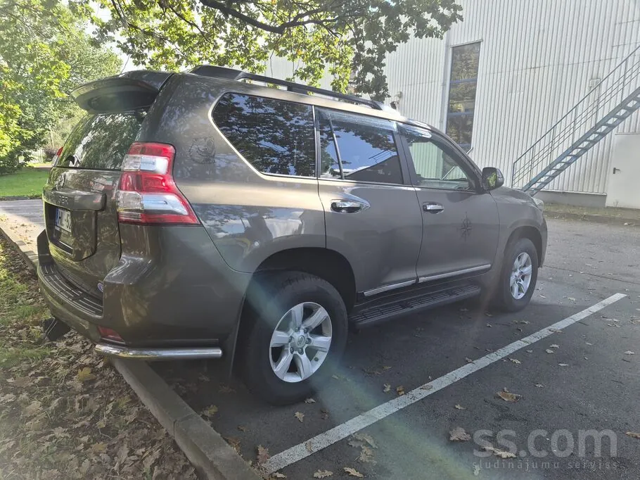 Toyota Land Cruiser 2017 photo 4