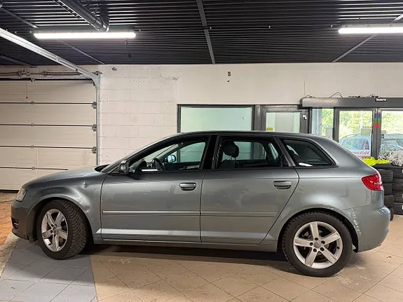 Audi A3 2011 photo 2