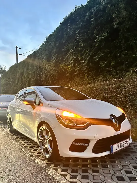 Renault Clio 2015 photo 2