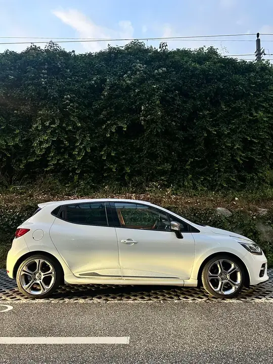 Renault Clio 2015 photo 3