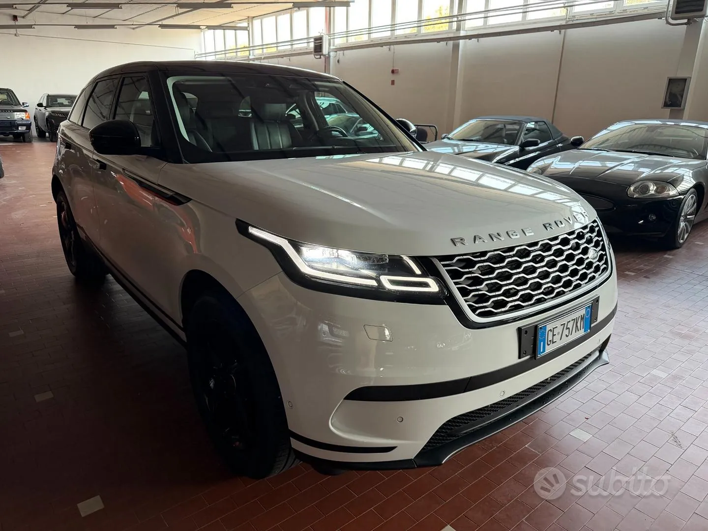 Land Rover Range Rover Velar 2021 photo 3