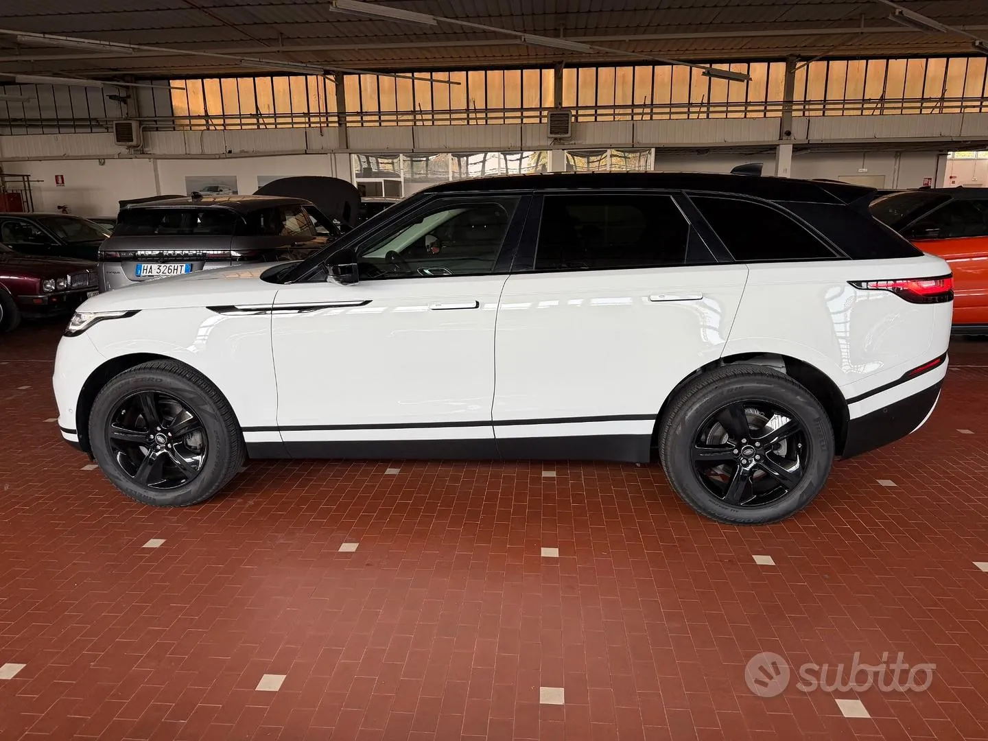 Land Rover Range Rover Velar 2021 photo 2