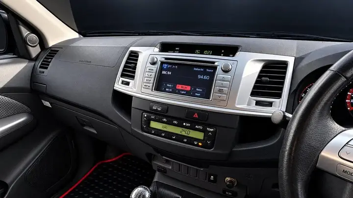 Toyota Hilux 2013 photo 4
