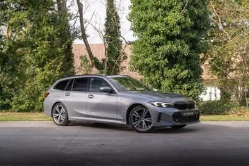 BMW 3 Series 2023 photo 3