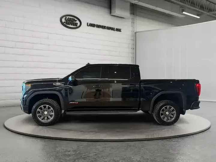 GMC Sierra 1500 2025 photo 2