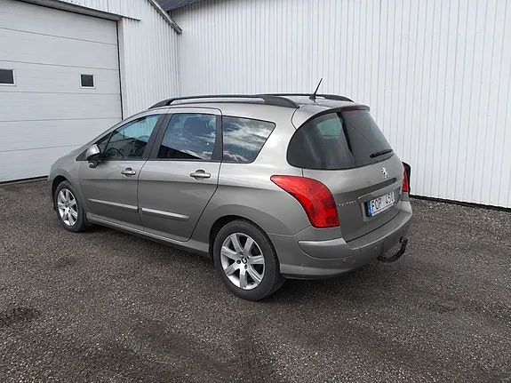 Peugeot 308 2011 photo 2
