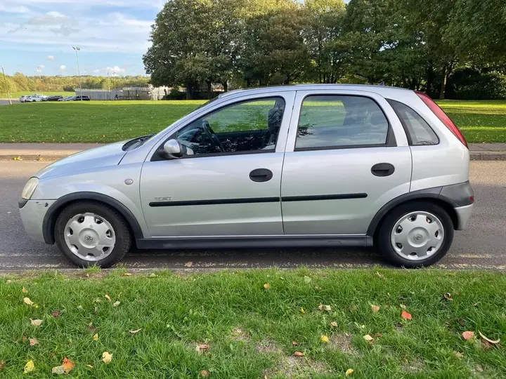 Vauxhall Corsa 2003 photo 4
