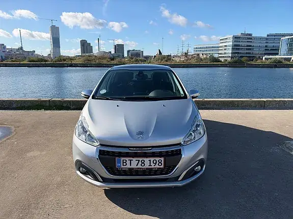 Peugeot 208 2017 photo 5