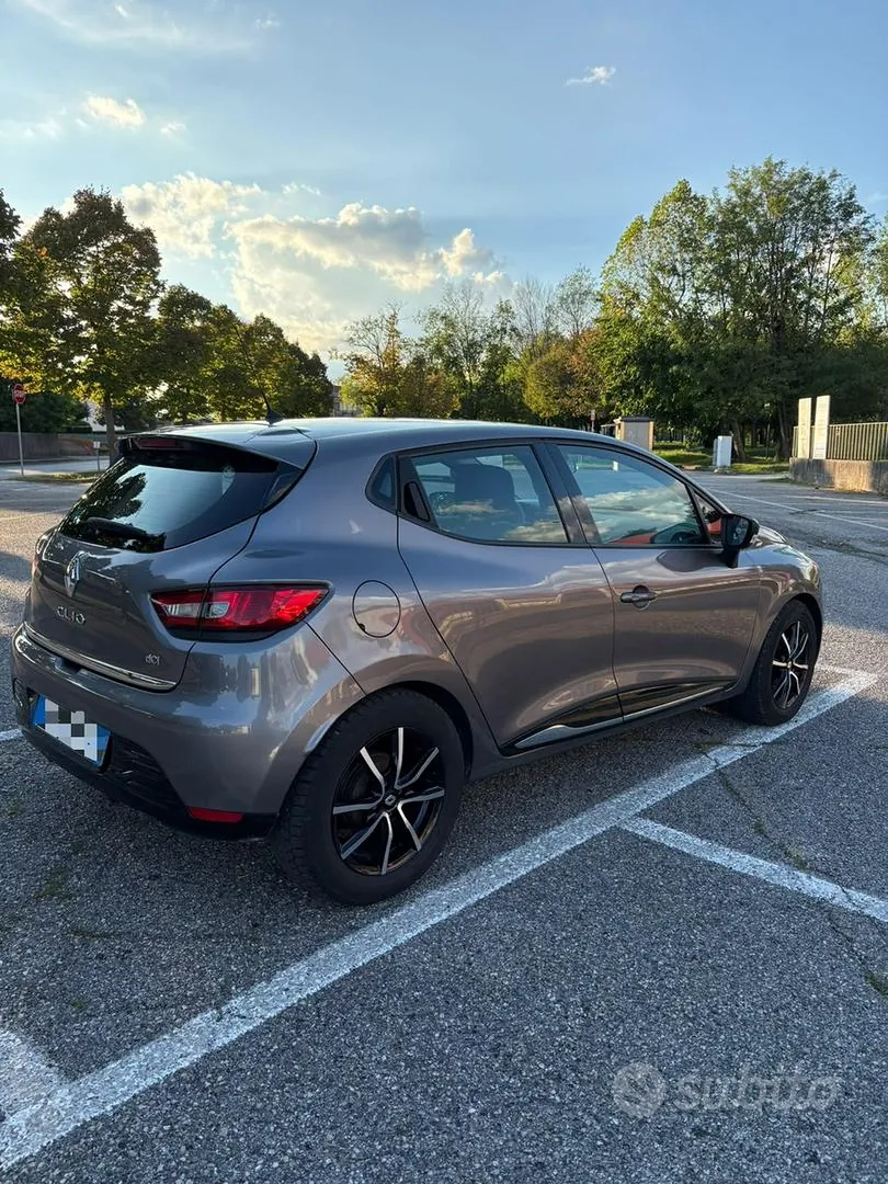 Renault Clio 2015 photo 2