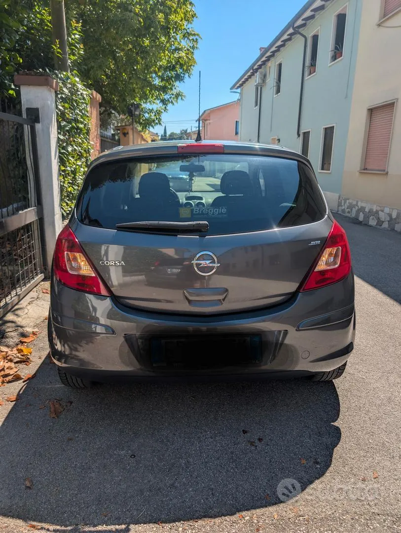 Opel Corsa 2013 photo 2