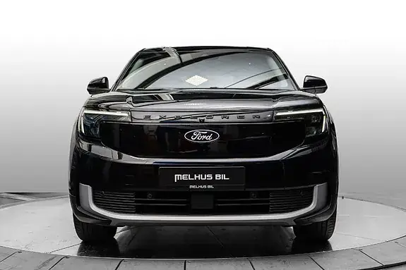 Ford Explorer 2025 photo 2
