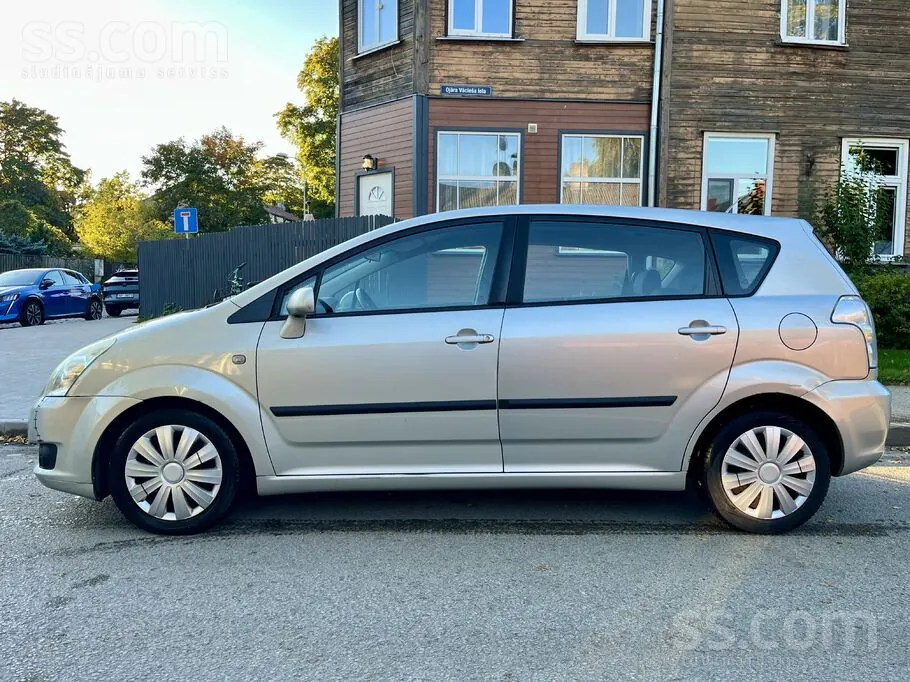 Toyota Corolla Verso 2008 photo 3