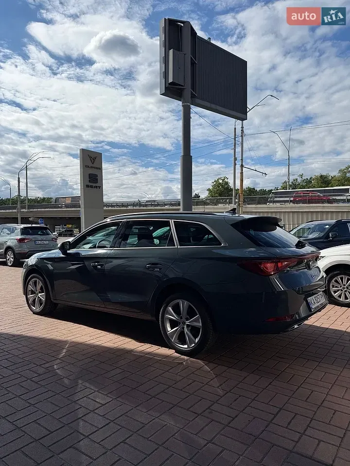 Seat Leon Sportstourer 2025 photo 5