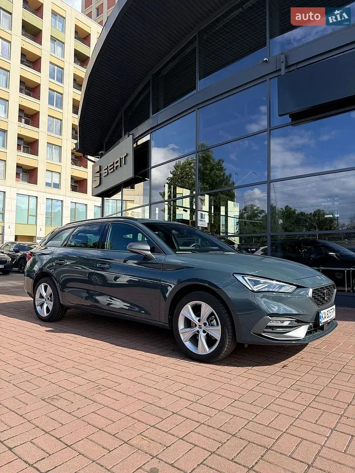 Seat Leon Sportstourer 2025 photo 4