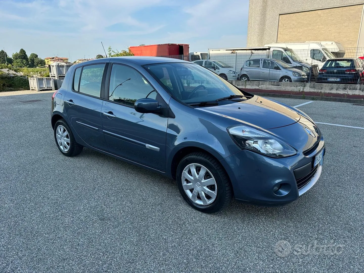 Renault Clio 2011 photo 3