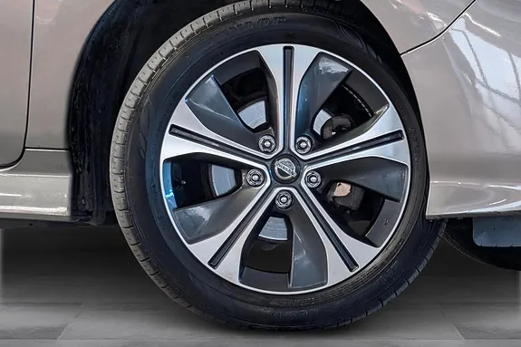 Nissan Leaf 2021 photo 2