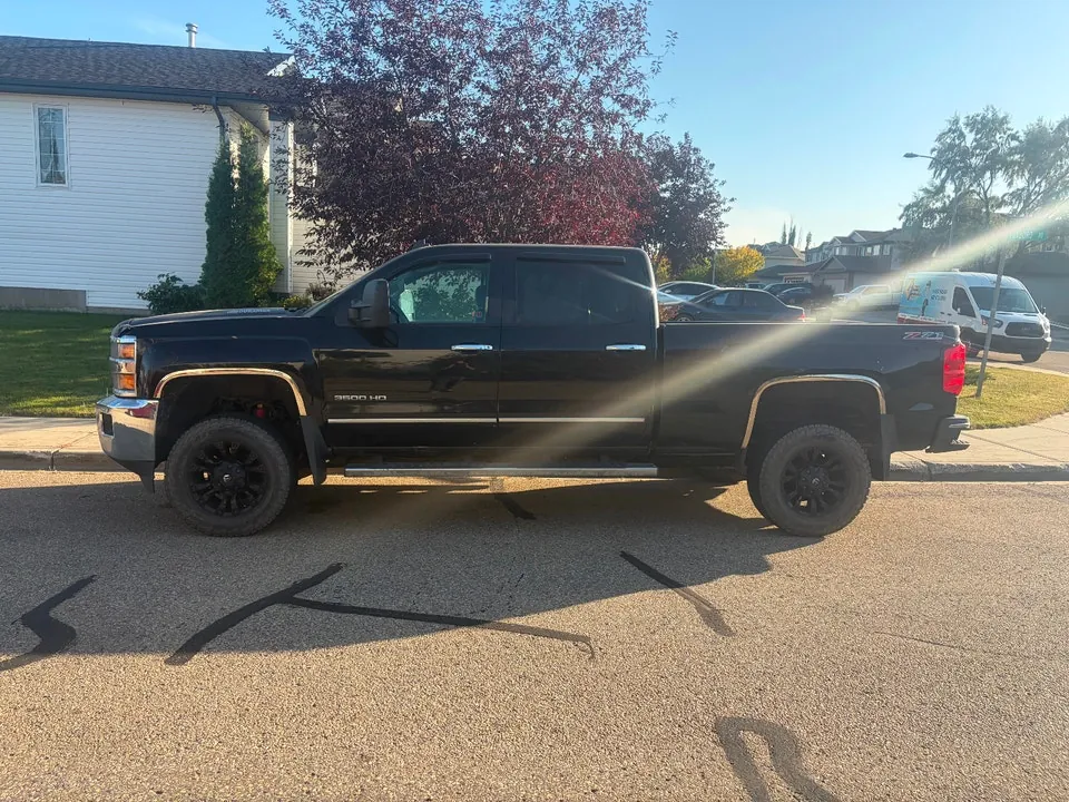 Chevrolet Silverado 3500Hd 2015 photo 2