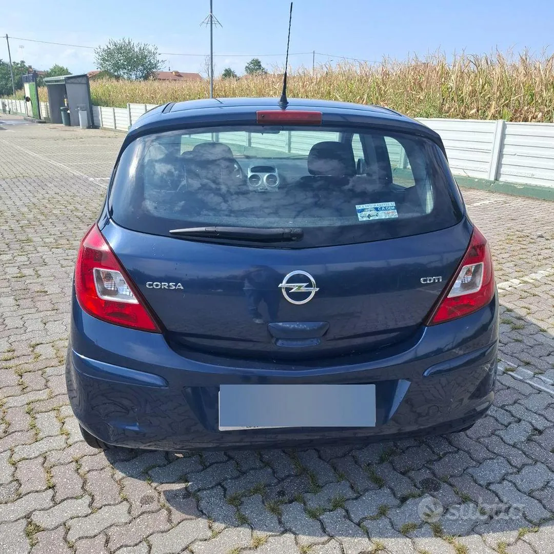 Opel Corsa 2011 photo 2