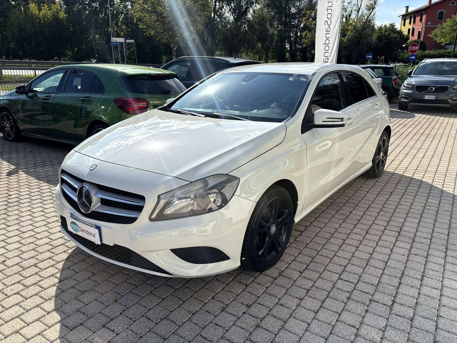 Mercedes-Benz A 180 2013 photo 3