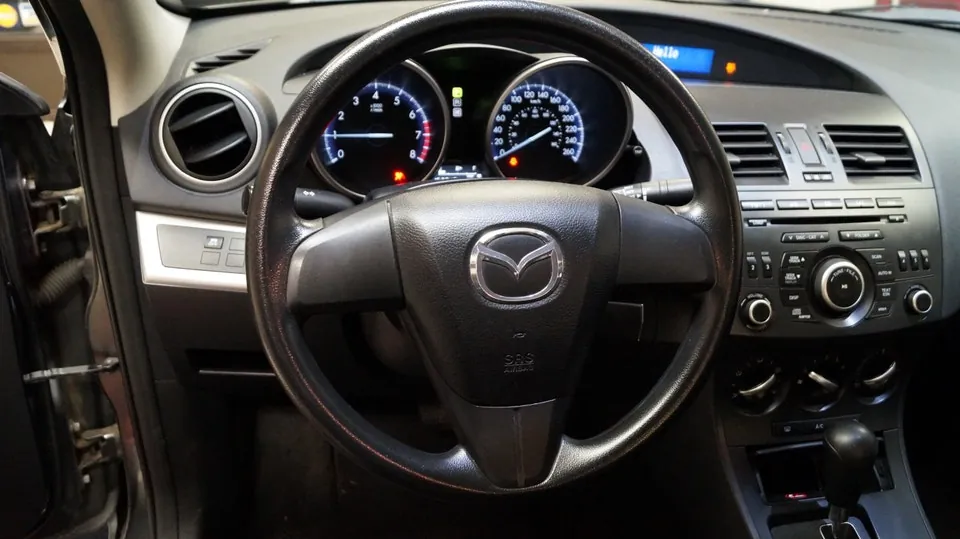 Mazda Mazda3 2013 photo 4