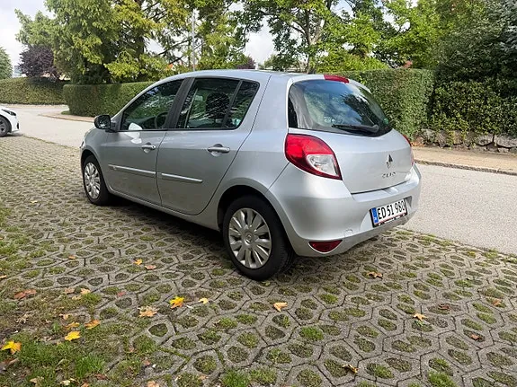 Renault Clio Iii 2012 photo 3