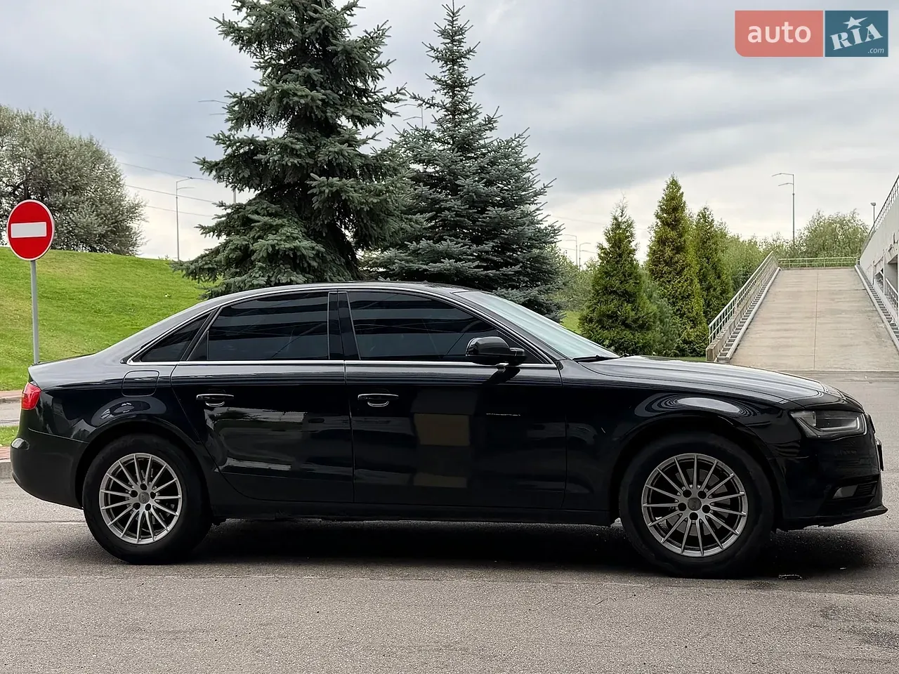 Audi A4 2012 photo 2