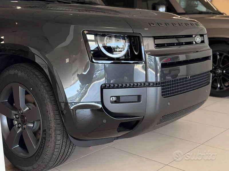 Land Rover Defender 2026 photo 3