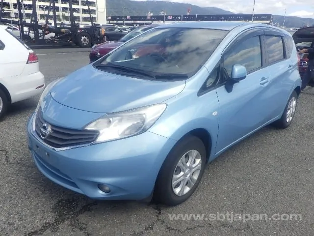 Nissan Note X 2013 photo 2