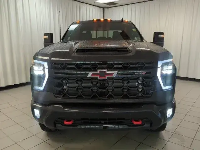 Chevrolet Silverado 2500Hd 2026 photo 3