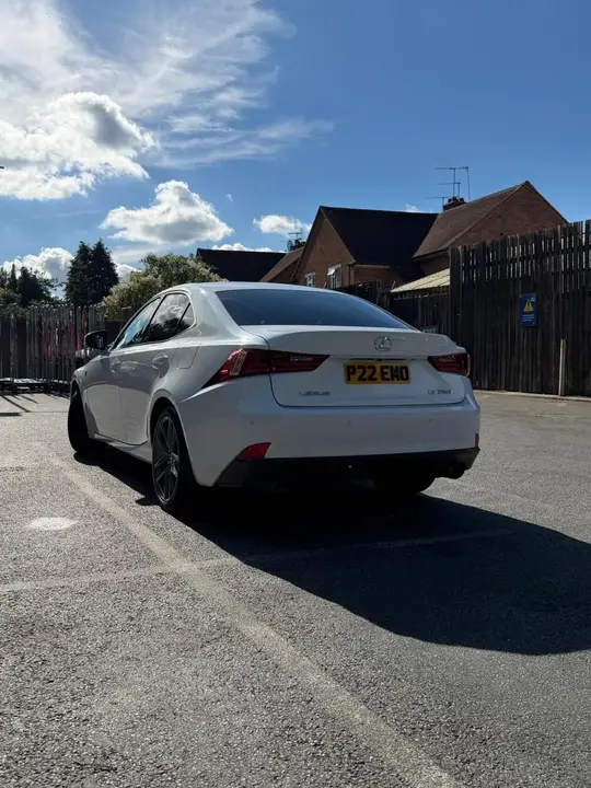 Lexus Is 250 2015 photo 4