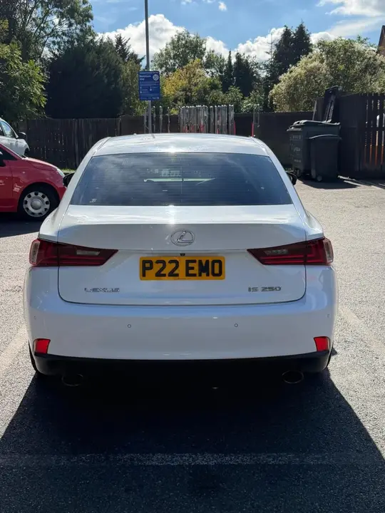 Lexus Is 250 2015 photo 5