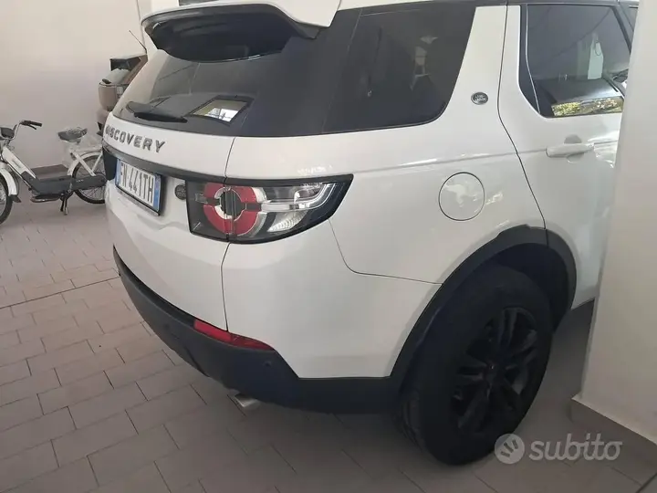 Land Rover Discovery Sport 2018 photo 3