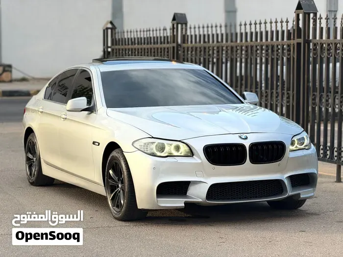 BMW 5 Series 2011 photo 2